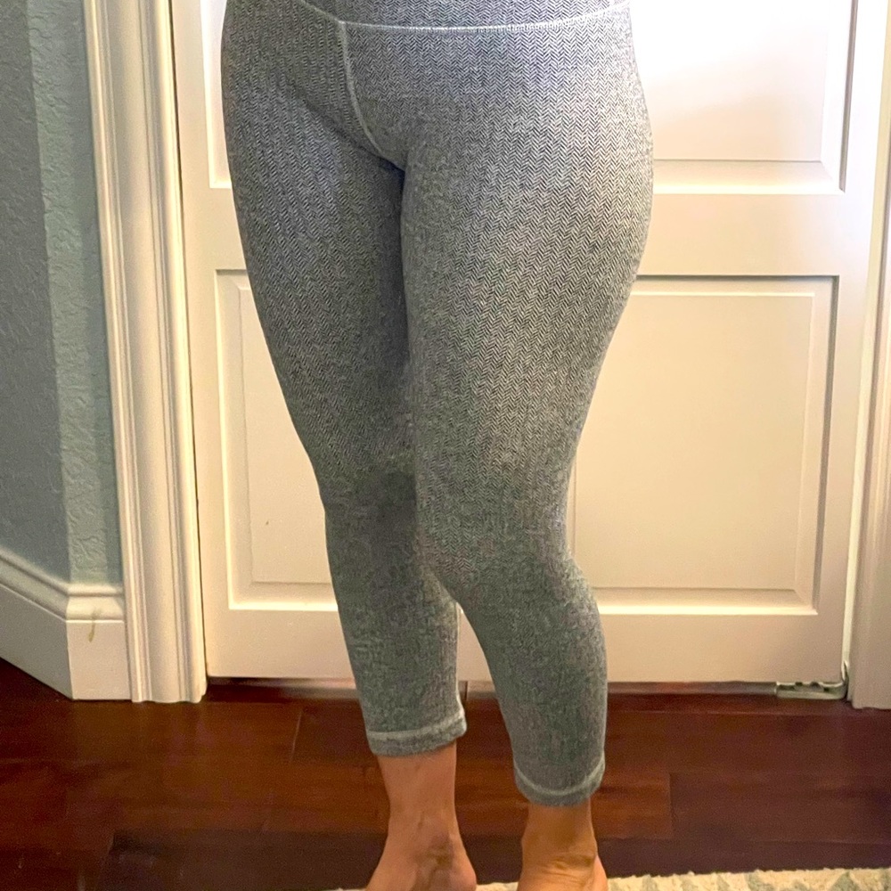 Lululemon Wunder Under crop leggings